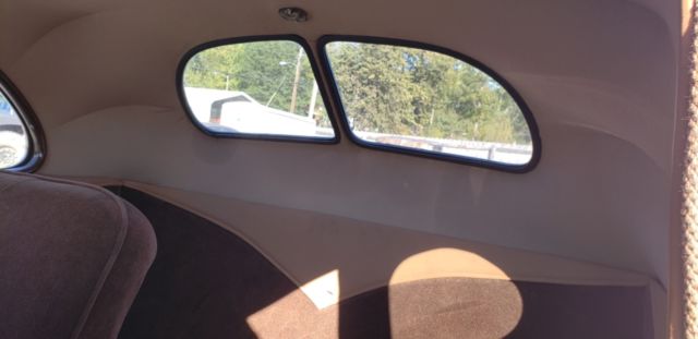 1940 Maroon Cranberry Ford Deluxe coupe Coupe