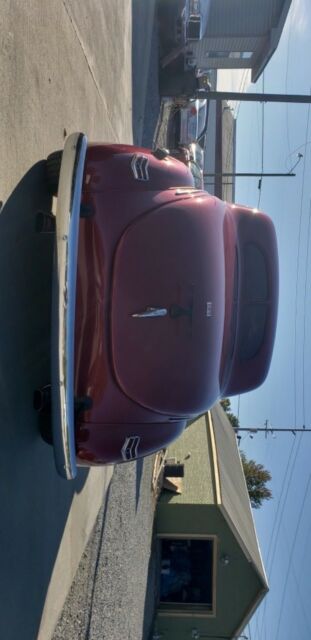 1940 Maroon Cranberry Ford Deluxe coupe Coupe