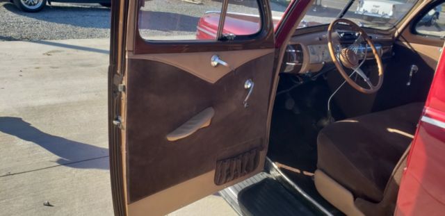 1940 Maroon Cranberry Ford Deluxe coupe Coupe