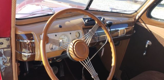 1940 Maroon Cranberry Ford Deluxe coupe Coupe