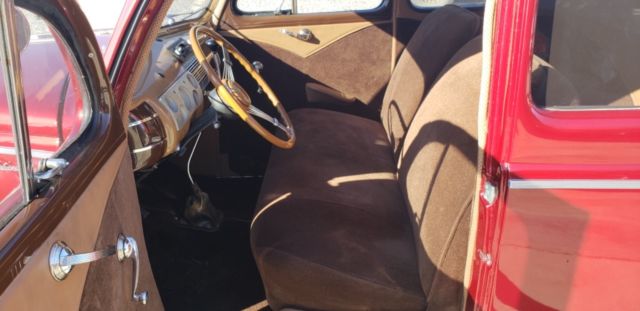 1940 Maroon Cranberry Ford Deluxe coupe Coupe