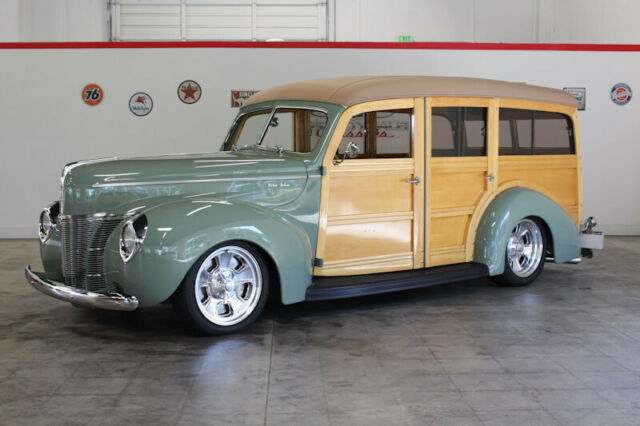 1940 -- Ford Deluxe Station Wagon