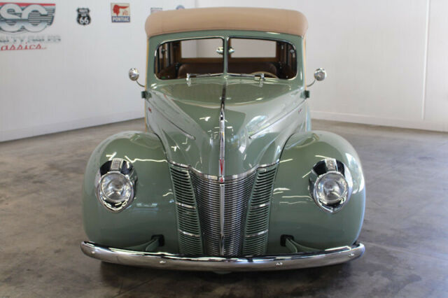 1940 -- Ford Deluxe Station Wagon