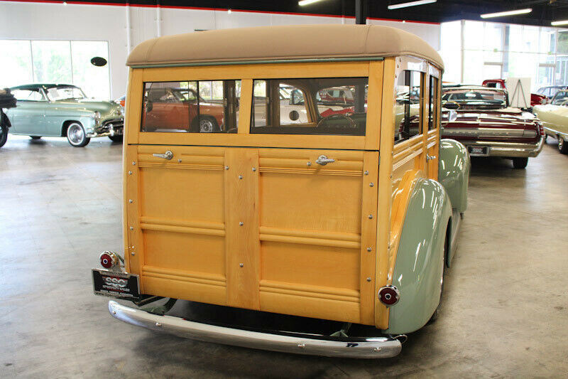 1940 Green Ford Deluxe Station Wagon