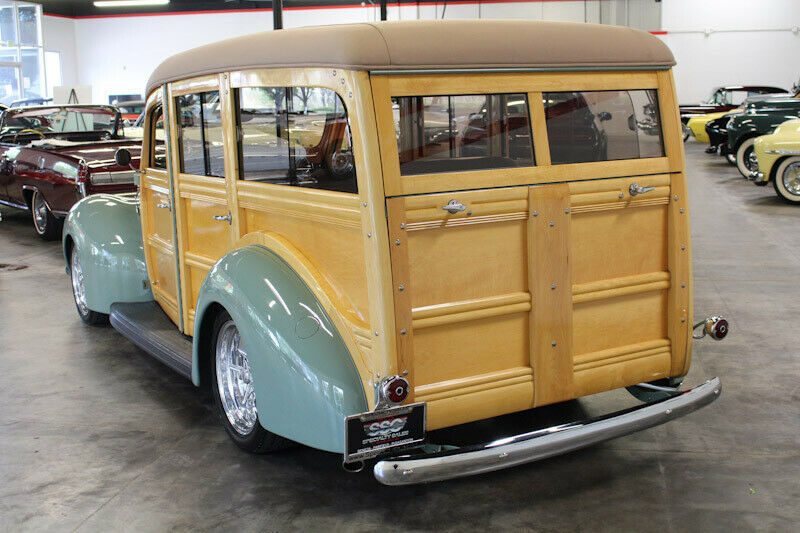1940 Green Ford Deluxe Station Wagon