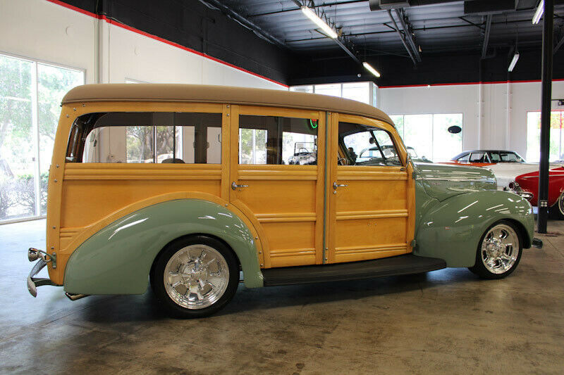 1940 Green Ford Deluxe Station Wagon