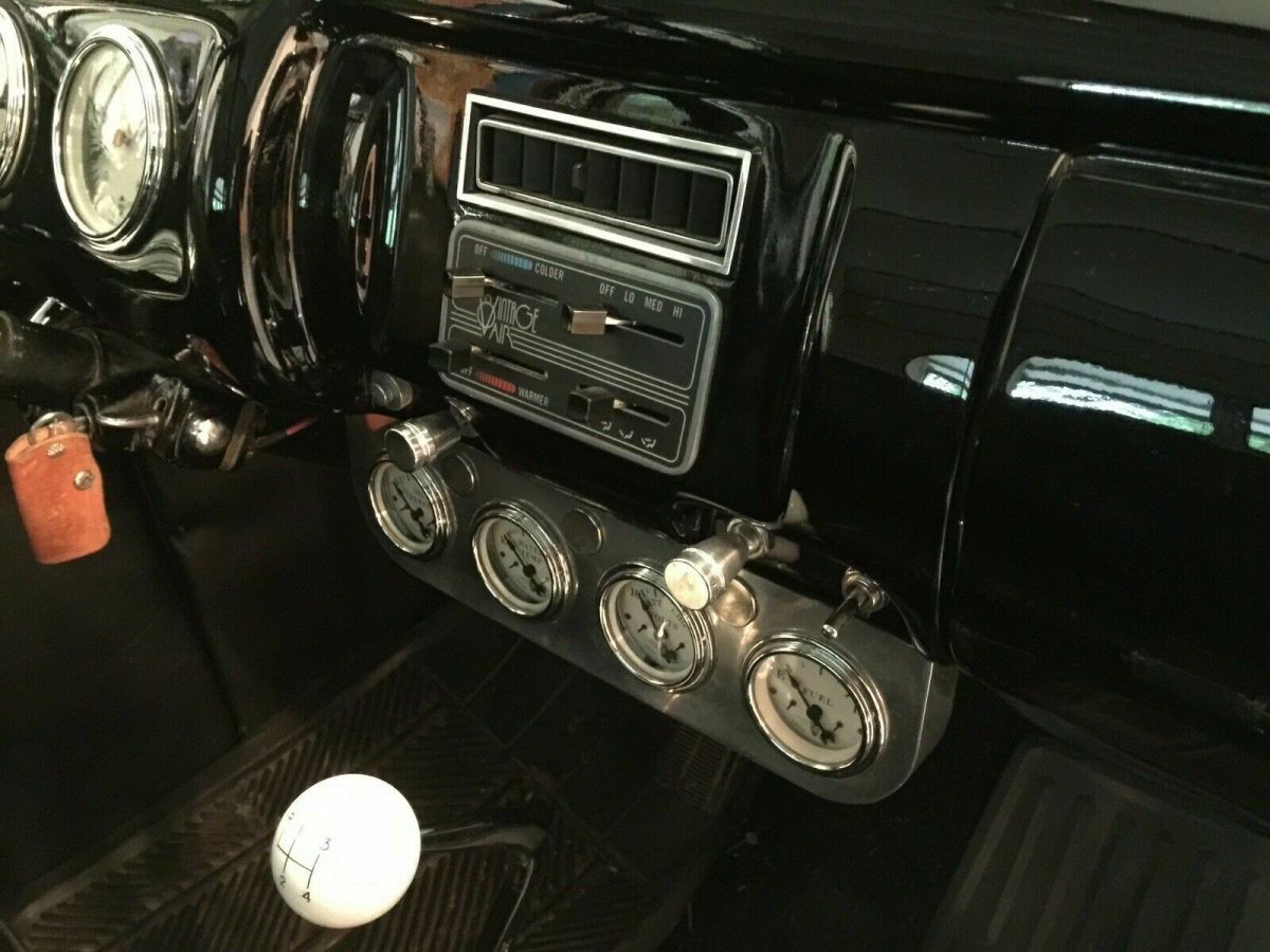 1940 Ford Deluxe Coupe