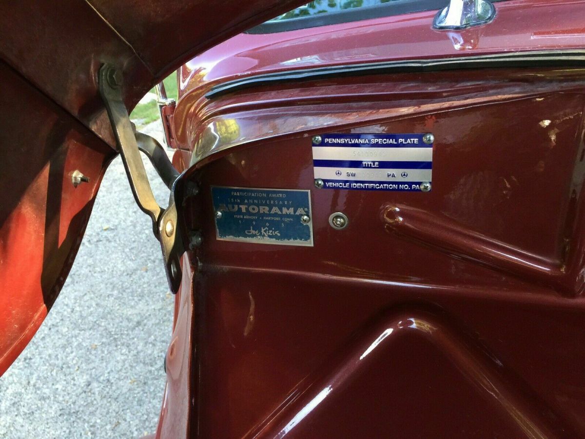 1940 Ford Deluxe Coupe