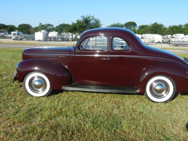 1940 Mandarin Maroon Ford Deluxe Coupe Coupe