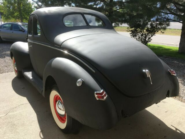 1940 Black Ford Deluxe Coupe