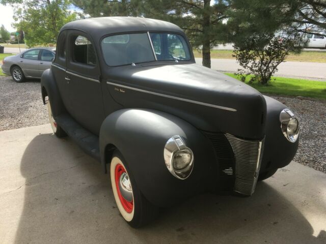 1940 Black Ford Deluxe Coupe