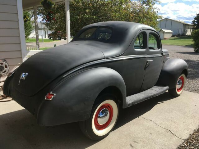 1940 Black Ford Deluxe Coupe