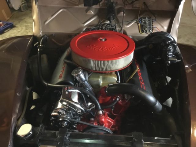 1940 Gold/Brown Ford SEDAN Fastback/Sedan/split window