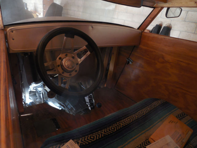 1940 palm beach beige Ford Deluxe woodie