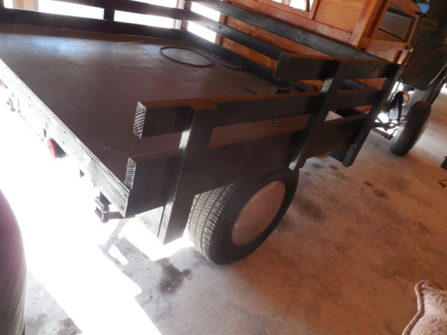 1940 palm beach beige Ford Deluxe woodie