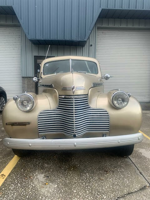 1940 Gold Chevrolet MASTER DELUXE Sedan