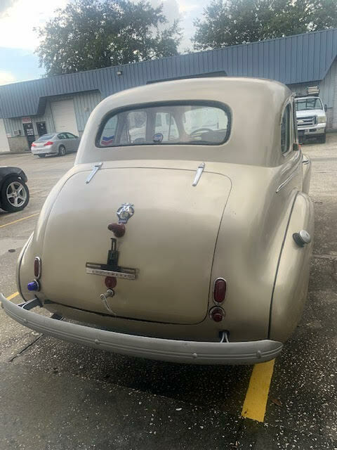 1940 Gold Chevrolet MASTER DELUXE Sedan