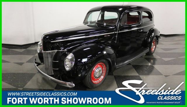 1940 Black Ford Deluxe