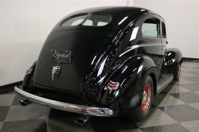 1940 Black Ford Deluxe