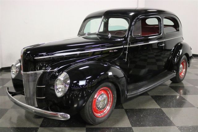 1940 Black Ford Deluxe