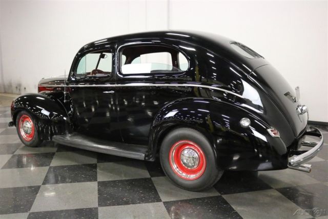 1940 Black Ford Deluxe