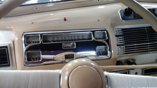 1940 Blue Ford DELUXE Convertible