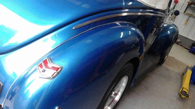 1940 Blue Ford DELUXE Convertible