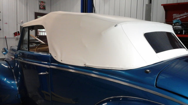 1940 Blue Ford DELUXE Convertible