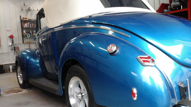 1940 Blue Ford DELUXE Convertible