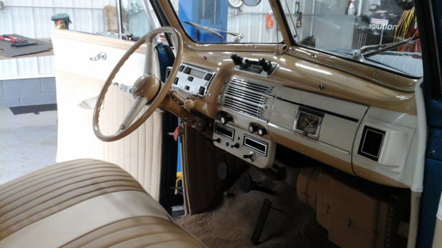 1940 Blue Ford DELUXE Convertible