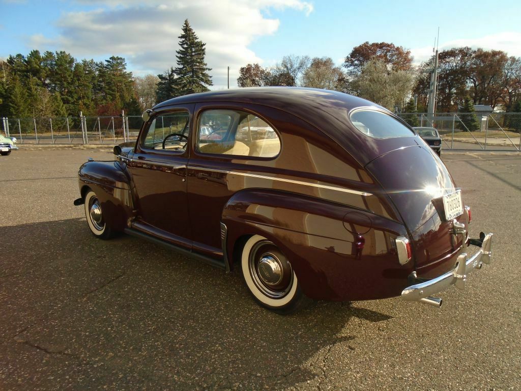 1941 MAROON Ford DELUXE --