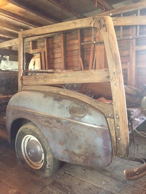 1941 Red/Green Ford Super Deluxe Wagon