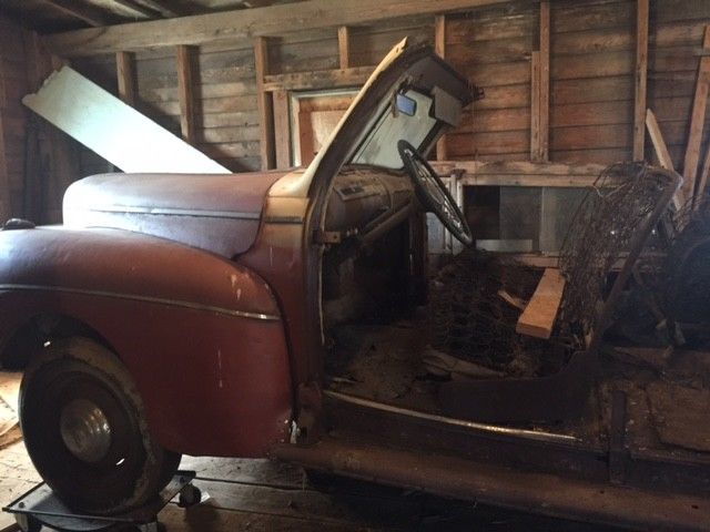 1941 Red/Green Ford Super Deluxe Wagon