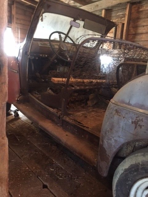 1941 Red/Green Ford Super Deluxe Wagon