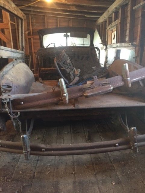 1941 Red/Green Ford Super Deluxe Wagon