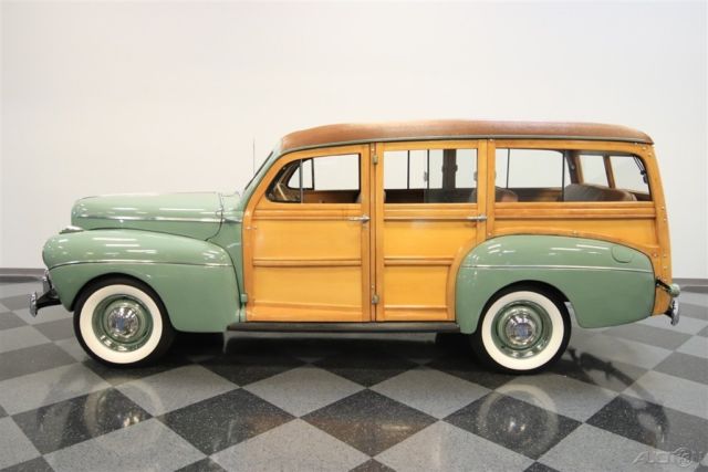 1941 Green Ford Super Deluxe
