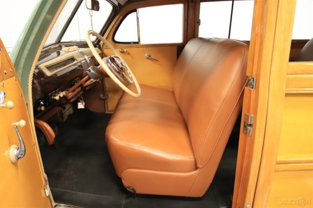 1941 Green Ford Super Deluxe