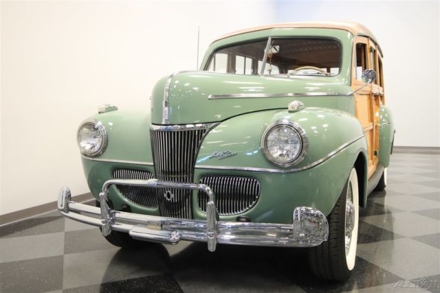 1941 Green Ford Super Deluxe