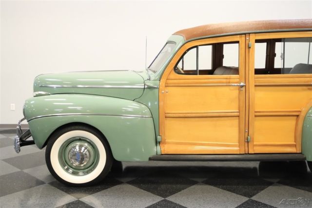 1941 Green Ford Super Deluxe