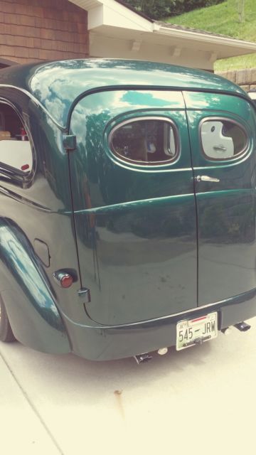 1942 Green Chevrolet Suburban SUV