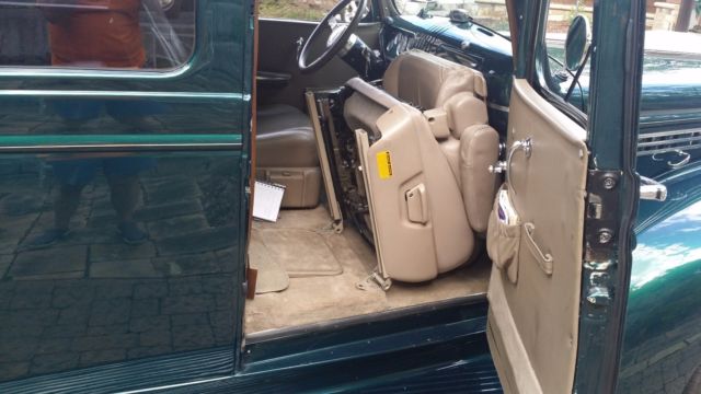 1942 Green Chevrolet Suburban SUV