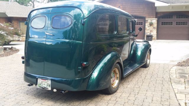 1942 Green Chevrolet Suburban SUV