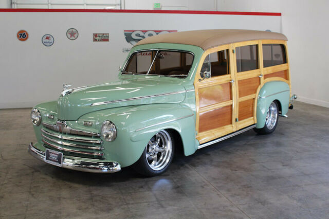 1942 Green Ford Deluxe Station Wagon