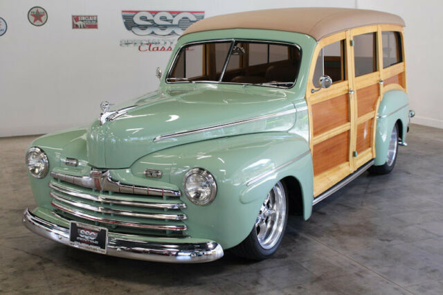 1942 Green Ford Deluxe Station Wagon