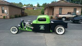 1946 black and bright green Chevrolet Other