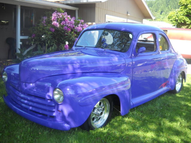 19460000 White Ford Coupe Coupe