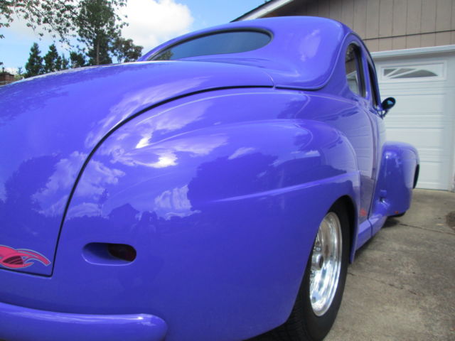 19460000 White Ford Coupe Coupe