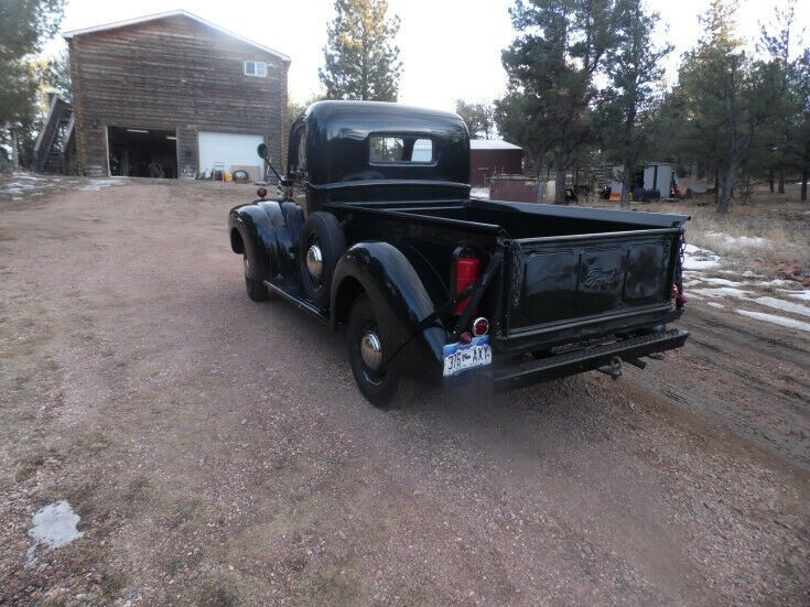1946 Green Ford F-100 Pickup Truck