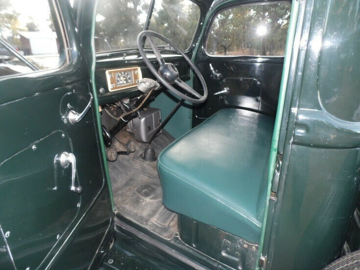 1946 Green Ford F-100 Pickup Truck