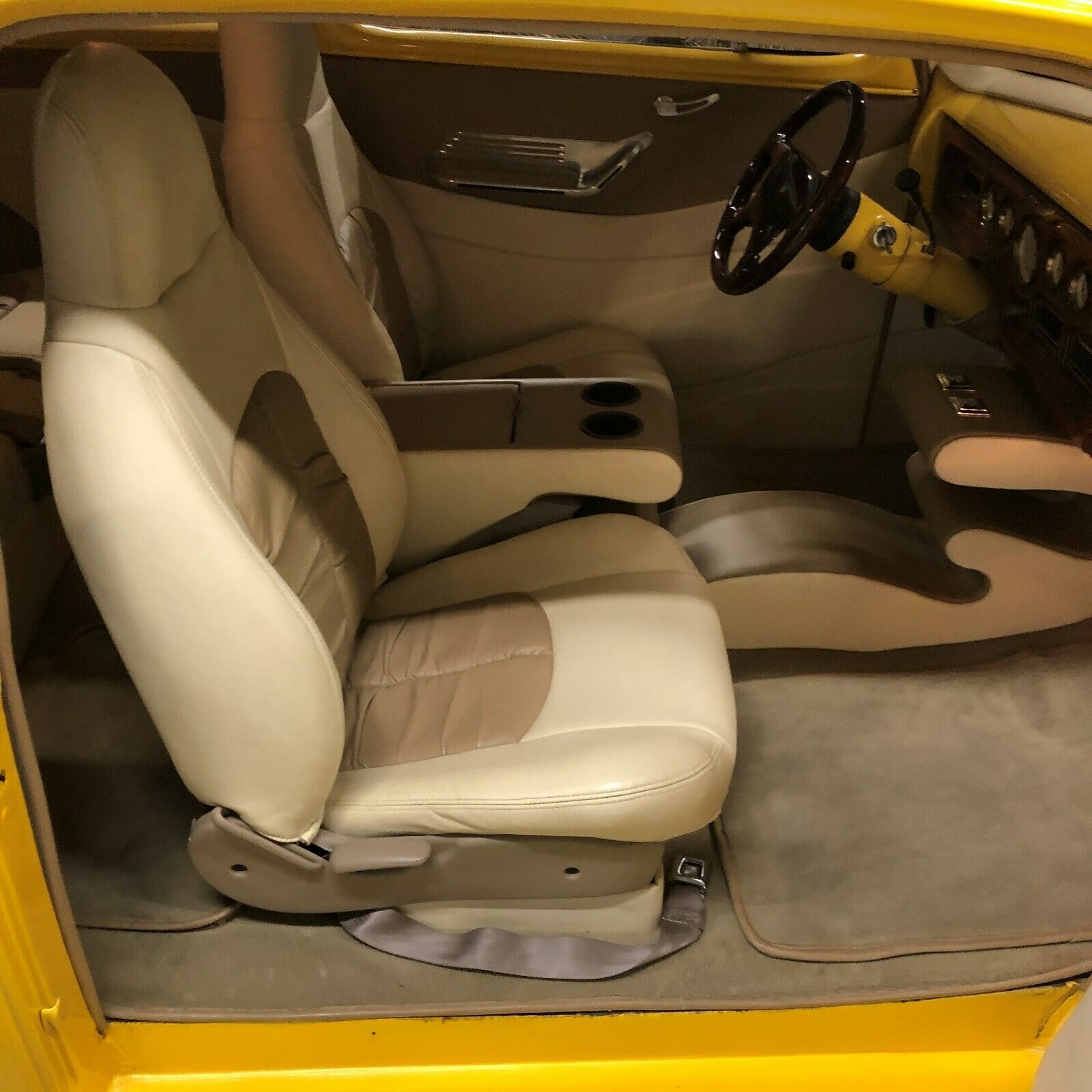 1946 Ford sedan Coupe